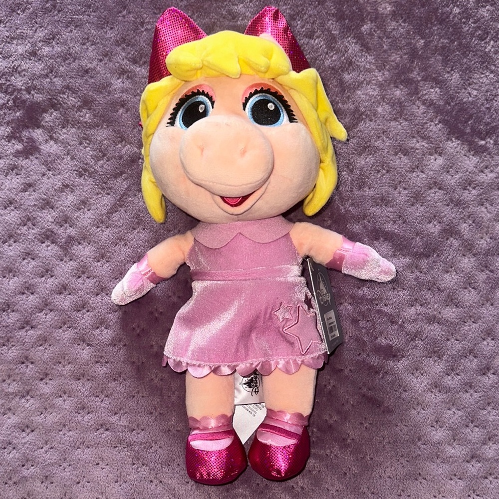 NWT Pink Plush Toy: Miss piggy plushy